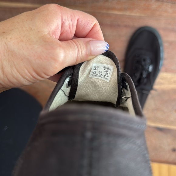 VANS | Black Low Top Lace Up Shoes | men’s size 4/women’s 6.5 - Picture 7 of 9